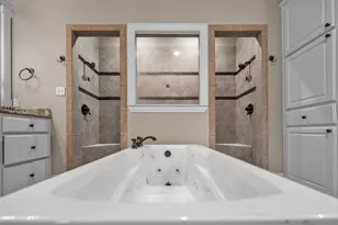335 Edinburgh Ln, Waco, TX 76712 - Photo 5