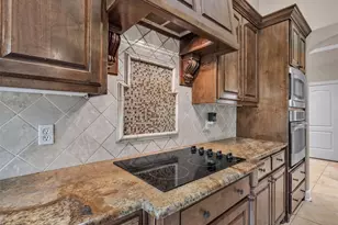 335 Edinburgh Ln, Waco, TX 76712 - Photo 13