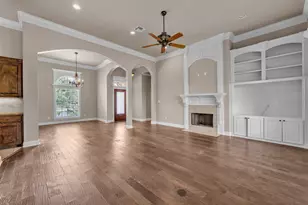 335 Edinburgh Ln, Waco, TX 76712 - Photo 3