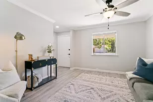 1028 Meadowbrook Dr, Grapevine, TX 76051 - Photo 5