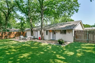1028 Meadowbrook Dr, Grapevine, TX 76051 - Photo 21