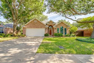 108 Hollywood Blvd, Euless, TX 76040 - Photo 1