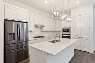 239 Woodson St, Irving, TX 75063 - Photo 5