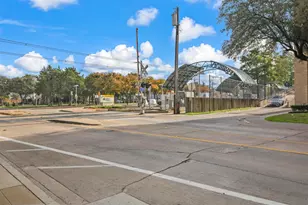 1001 Belleview St, Dallas, TX 75215 - Photo 25
