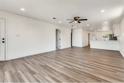 5728 Wilkes Drive, Fort Worth, TX 76119 - Photo 3