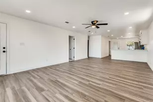 5728 Wilkes Dr, Fort Worth, TX 76119 - Photo 3