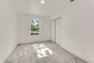 5728 Wilkes Dr, Fort Worth, TX 76119 - Photo 5