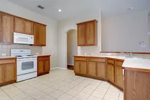 1305 Mountain Peak Dr, Fort Worth, TX 76052 - Photo 7