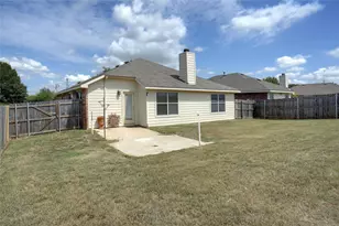 1305 Mountain Peak Dr, Fort Worth, TX 76052 - Photo 15