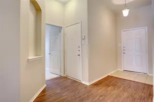 1305 Mountain Peak Dr, Fort Worth, TX 76052 - Photo 3