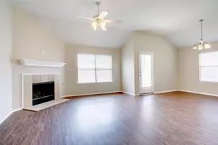 1305 Mountain Peak Dr, Fort Worth, TX 76052 - Photo 5