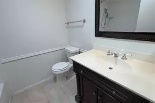 5426 Barcelona Dr, Garland, TX 75043 - Photo 5