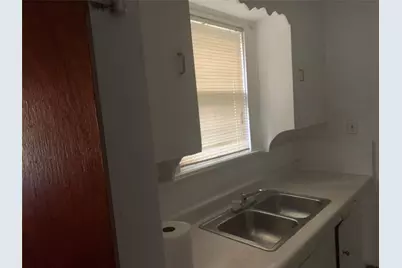 2327 Dathe Street, Dallas, TX 75215 - Photo 9