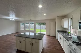 7305 Marsland Ln, Arlington, TX 76001 - Photo 9