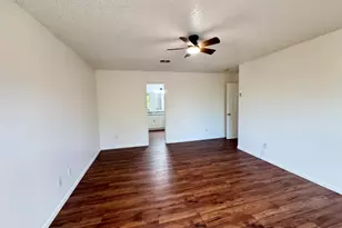 7305 Marsland Ln, Arlington, TX 76001 - Photo 23