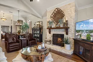 703 N Avalon Ct, Granbury, TX 76048 - Photo 5