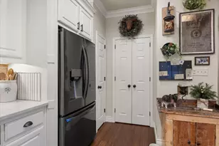 703 N Avalon Ct, Granbury, TX 76048 - Photo 11