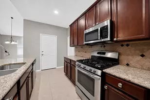424 Castle St, DeSoto, TX 75115 - Photo 7