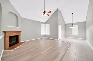 424 Castle St, DeSoto, TX 75115 - Photo 3