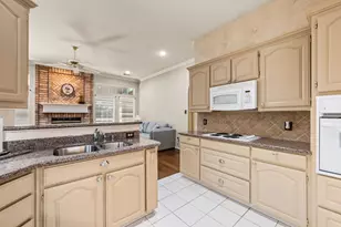 2732 Crystal Glenn Cir, Hurst, TX 76054 - Photo 17