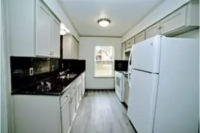 2206 Statler Drive, Carrollton, TX 75007 - Photo 3