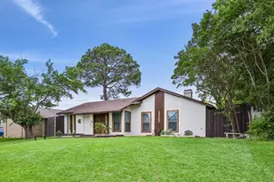 3928 Tacoma St, Irving, TX 75062 - Photo 3
