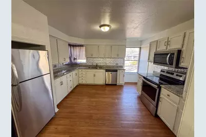 1431 W Chestnut Street, Denison, TX 75020 - Photo 3