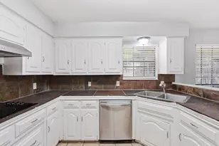 1500 Sandy Creek Dr, Denton, TX 76205 - Photo 13