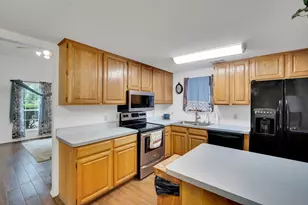 622 Lemon Dr, Arlington, TX 76018 - Photo 7
