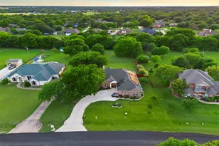 909 Summer Hill Ln, Red Oak, TX 75154 - Photo 3