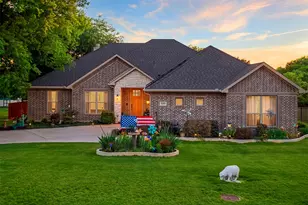 909 Summer Hill Ln, Red Oak, TX 75154 - Photo 1