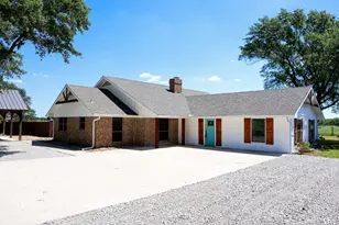 10575 Friendship Rd, Pilot Point, TX 76258 - Photo 3
