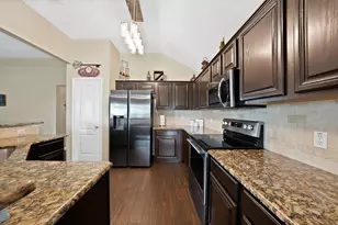 6005 Powder Wood Ln, Arlington, TX 76018 - Photo 11