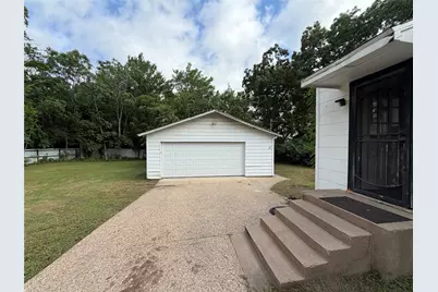 201 E Dallas Street, Hutchins, TX 75141 - Photo 13