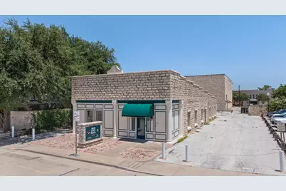 111 S Houston Street, Granbury, TX 76048 - Photo 1