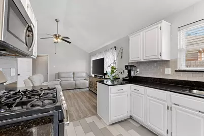 211 Ember Glen Drive, Arlington, TX 76018 - Photo 17
