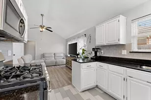 211 Ember Glen Dr, Arlington, TX 76018 - Photo 17