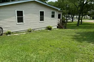 220 Hollyglen St, Gun Barrel City, TX 75156 - Photo 3