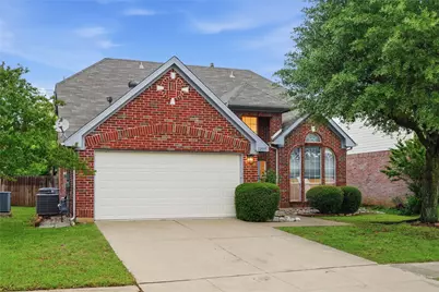 12917 Honey Locust Circle, Fort Worth, TX 76040 - Photo 3