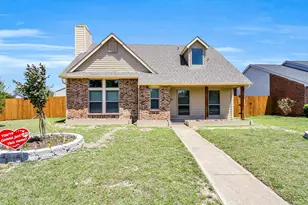 401 S Cannady Dr, Cedar Hill, TX 75104 - Photo 1