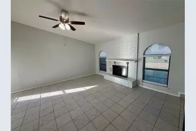 4702 Spanish Trail, Grand Prairie, TX 75052 - Photo 5