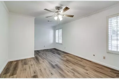 13853 Leinsper Green Street, Dallas, TX 75240 - Photo 11