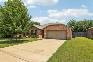 3017 N Hickory St, Sherman, TX 75092 - Photo 3