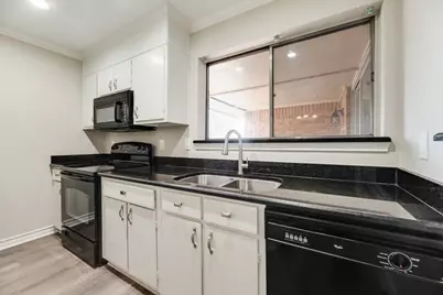 2802 Escada Drive #207, Farmers Branch, TX 75234 - Photo 7