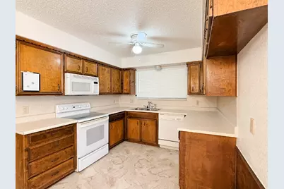712 Pecan Street, Burleson, TX 76028 - Photo 11