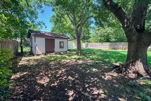 712 Pecan St, Burleson, TX 76028 - Photo 31