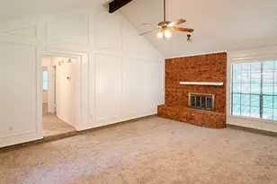712 Pecan St, Burleson, TX 76028 - Photo 9