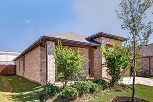 15536 Halstead Ln, Fort Worth, TX 76247 - Photo 3