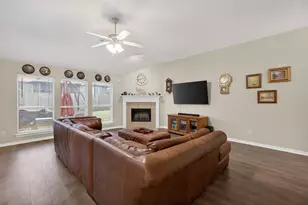 1913 Wahoo Dr, Mansfield, TX 76063 - Photo 3