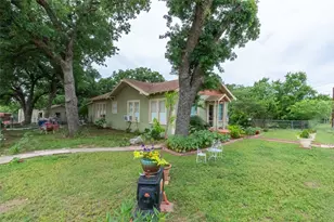 208 Frost St, Eastland, TX 76448 - Photo 5
